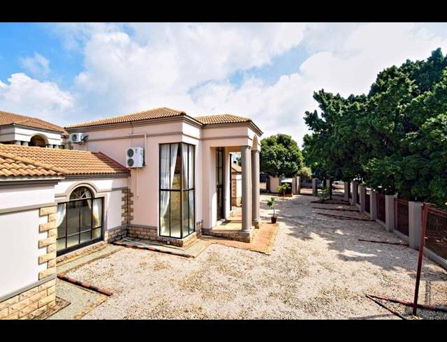 BUSINESS FOR SALE IN MENLO PARK